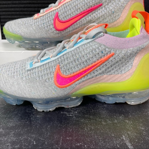 NIKE AIR VAPORMAX 2021 FLYKNIT NEON WOMENS RUNNING SHOES SIZE 5.5 GRAY NEW - Picture 7 of 10